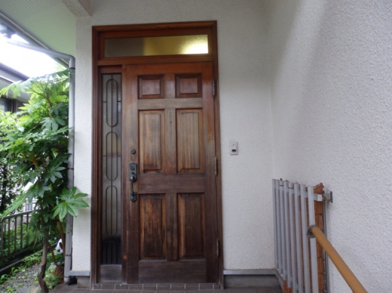 木製玄関